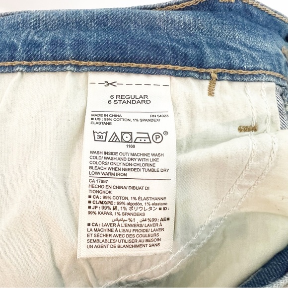 OLD NAVY MID RISE MICRO FLARE JEANS WOMENS SZ 6R - Picture 2 of 5